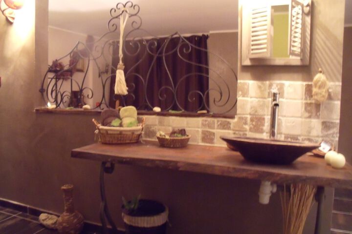 Clean Restrooms