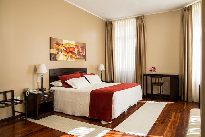 Room 12 of 40