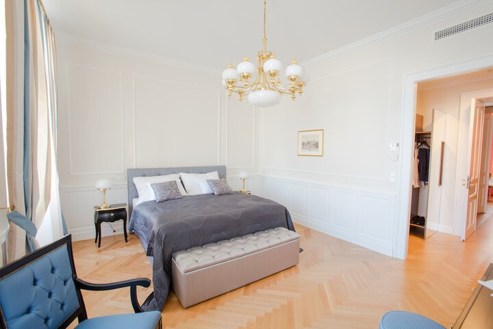 Room 6 of 57
