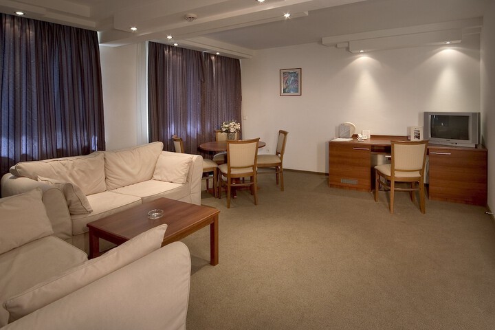 Room 16 of 70