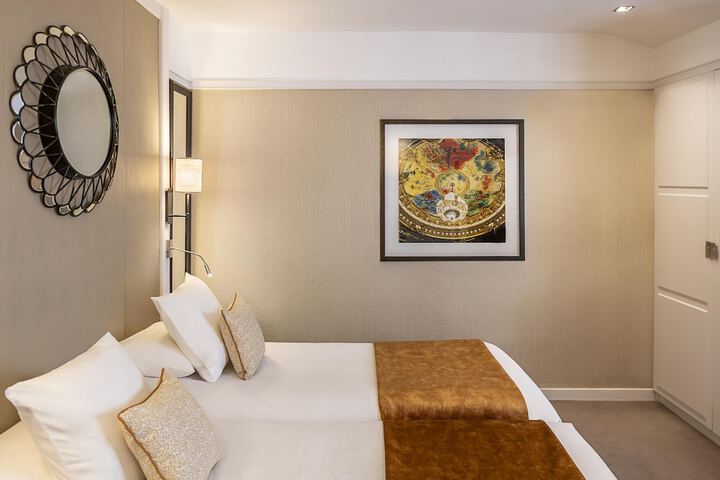 Room 43 of 83