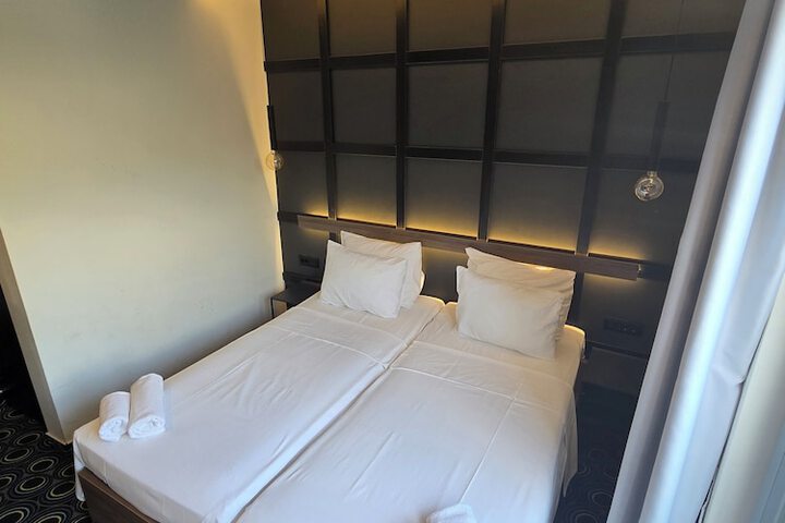 Room 14 of 49