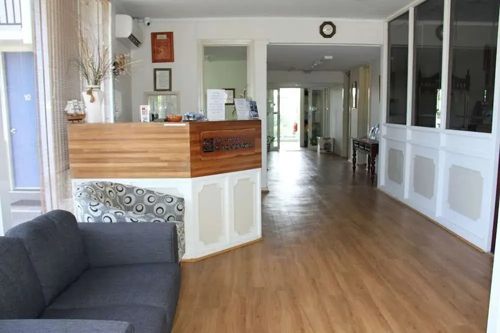 Room 10 of 22