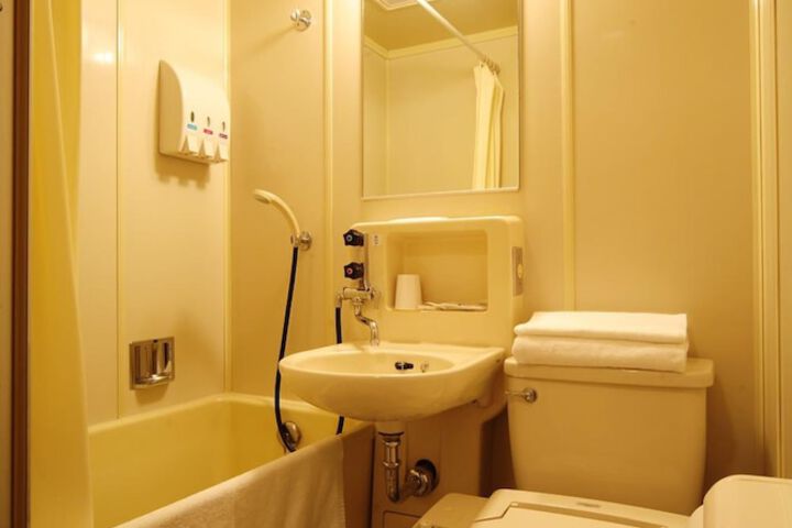 Room 17 of 26