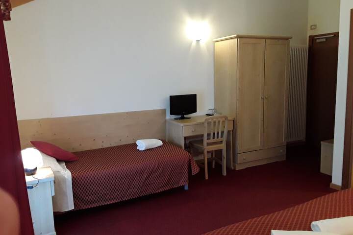Room 15 of 50