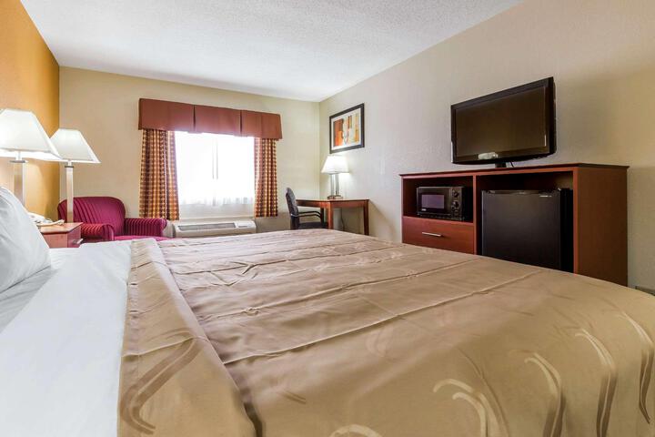 1 King Bed (2 of 4)