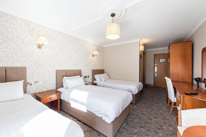 Room 76 of 119