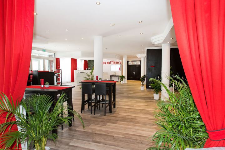 Entrance & Lobby