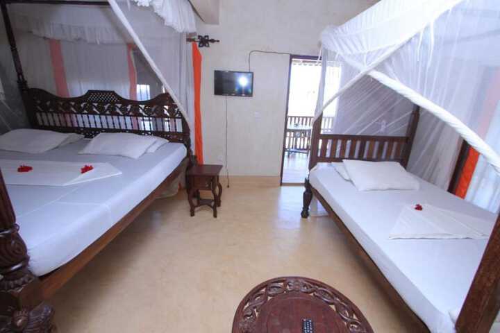 Room 11 of 21