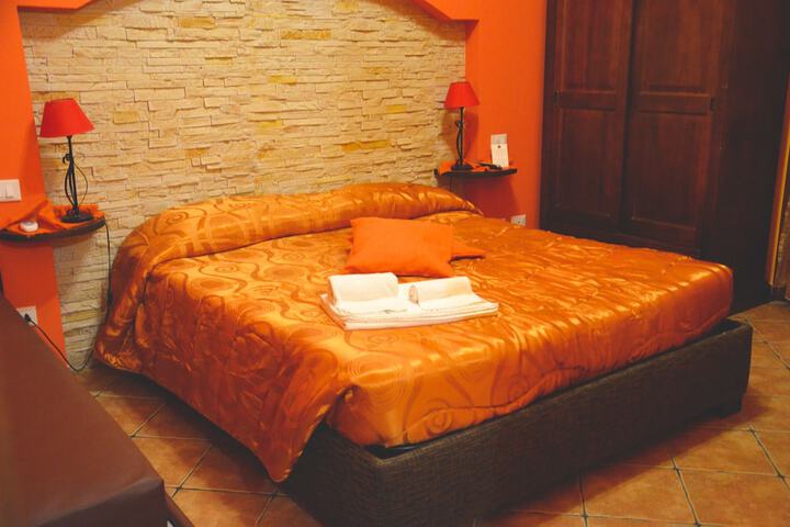 Room 4 of 74