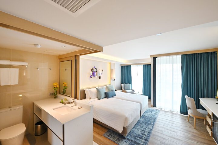 Room 72 of 165