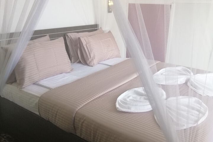Room 6 of 20