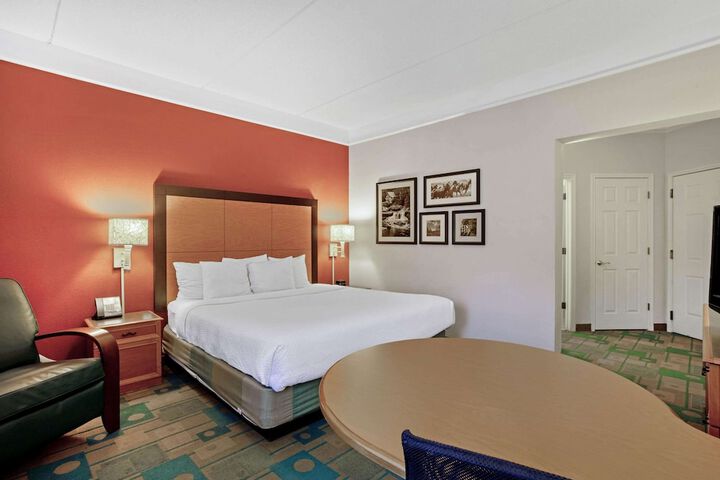 Room 18 of 79