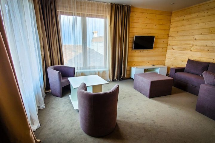Room 13 of 34
