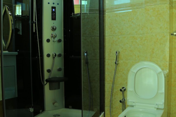 Room 21 of 33