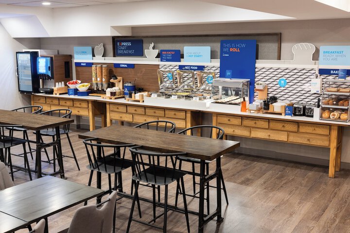 Breakfast/Coffee Service 34 of 42