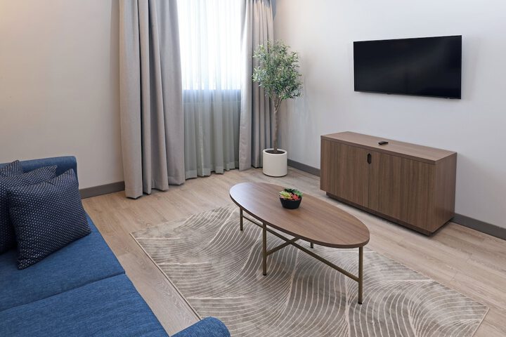 Room 34 of 110