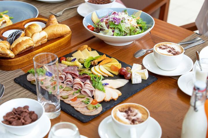 Dining 60 of 72