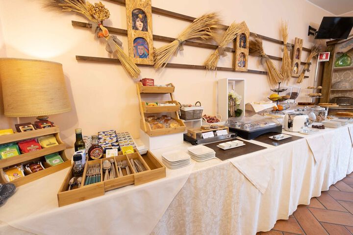 Breakfast/Coffee Service 104 of 104