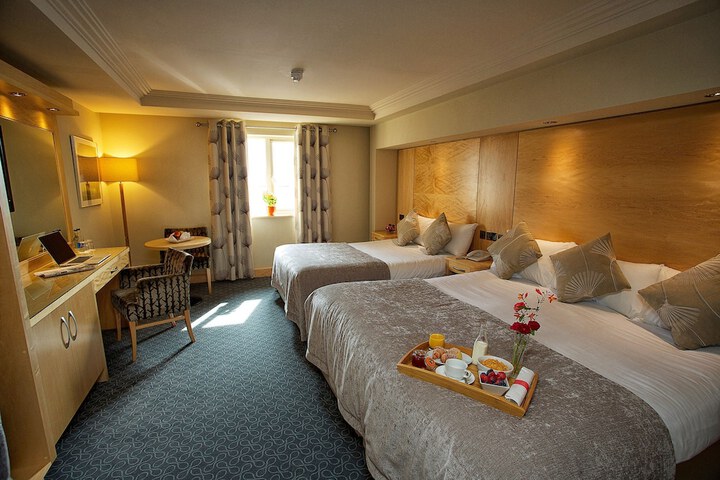 Room 3 of 9