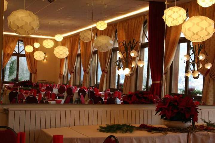 Ballroom/Hall 46 of 57