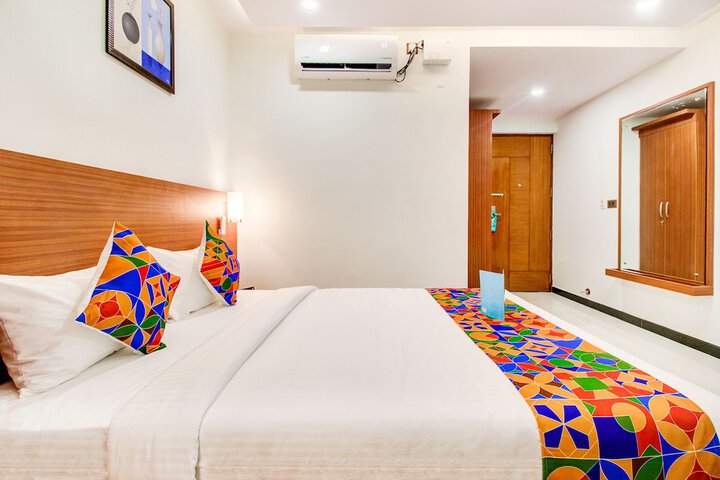 Room 16 of 38