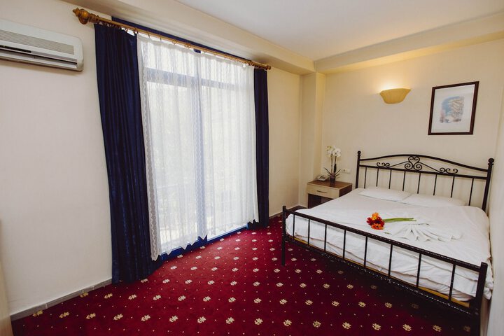 Room 6 of 21