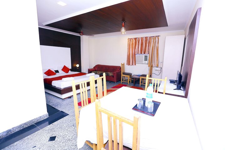 Room 11 of 23