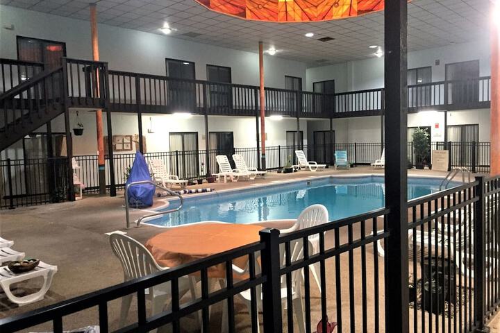 Pool 22 of 25