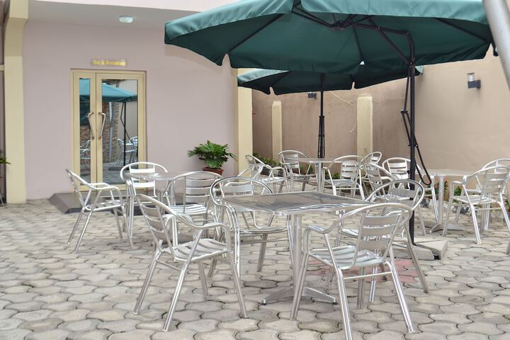 Hotel Exterior 34 of 37