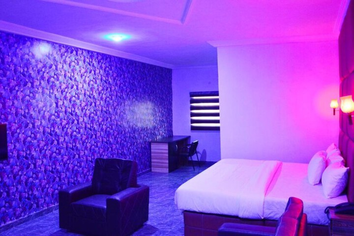 Room 7 of 26