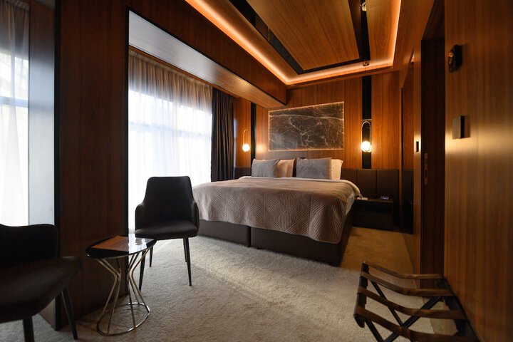 Room 23 of 64