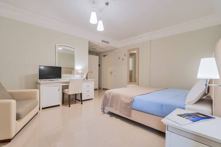 Room 20 of 97