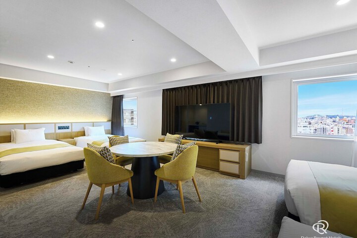 Room 10 of 42