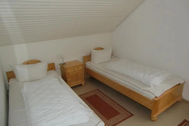 Room 5 of 17