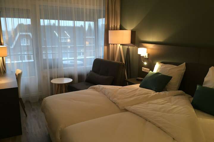 Room 3 of 63