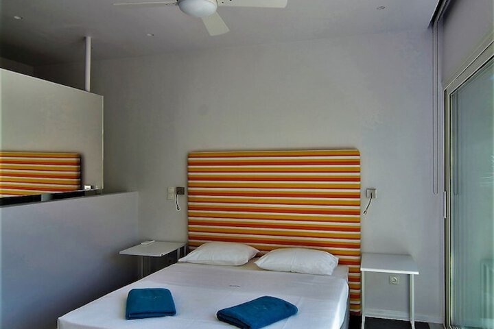 Room 19 of 80