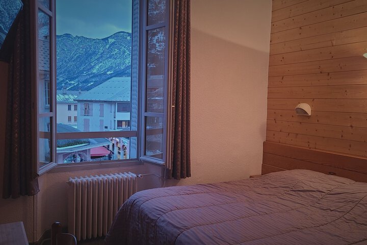 Room 24 of 38
