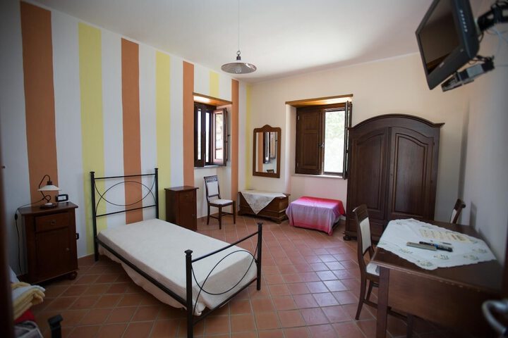 Room 6 of 39