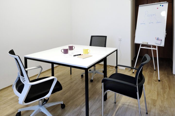Business Center 100 of 139
