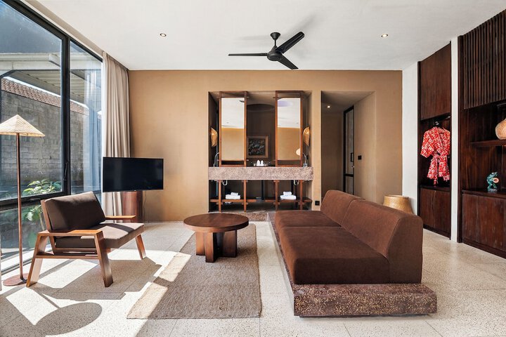 Room 17 of 44