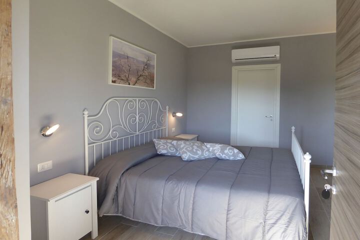 Room 8 of 40