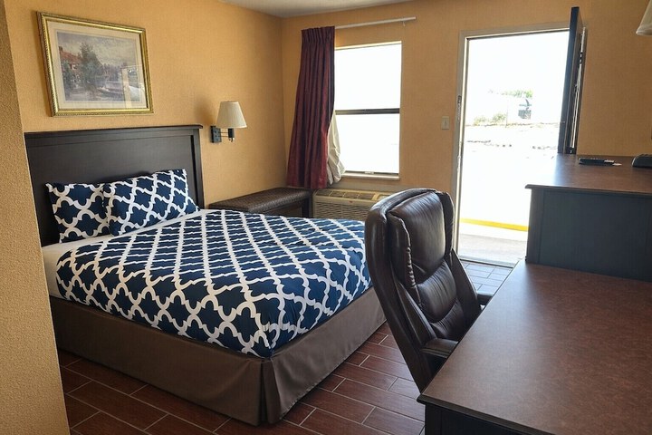 Room 6 of 42