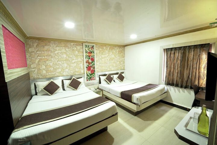 Room 9 of 24