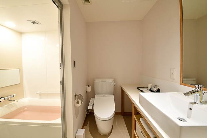 Room 50 of 73