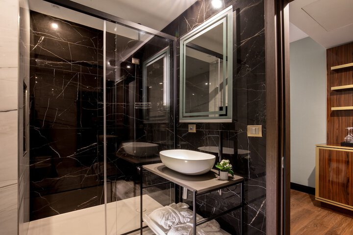 Room 41 of 62