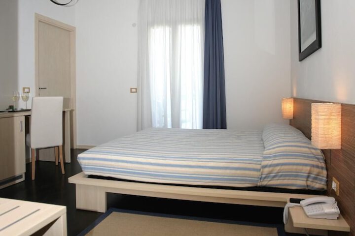 Room 8 of 45