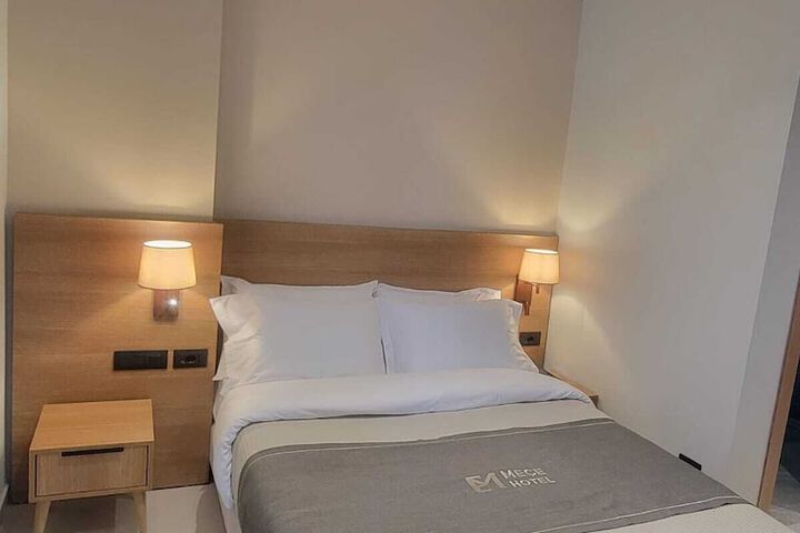 Room 4 of 53