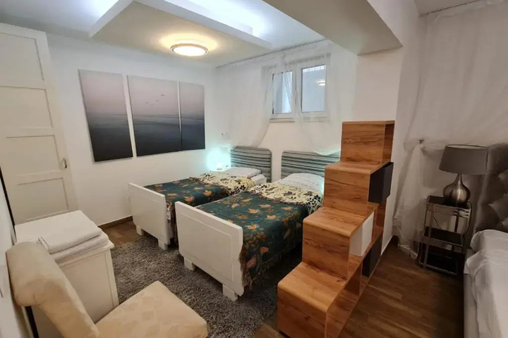 Room 2 of 9