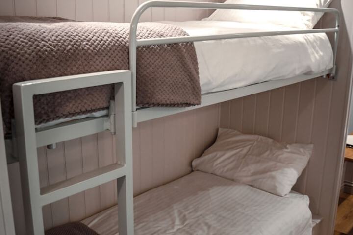 Room 4 of 81